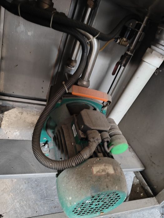 Продам посудомоечную машину