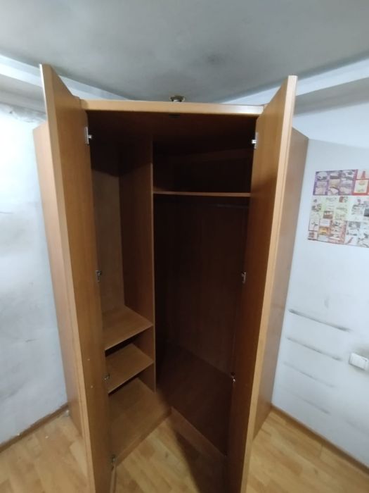 Продам шкаф угловой
