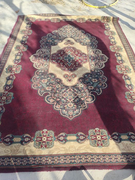 Гилам сотилади 2.5/3