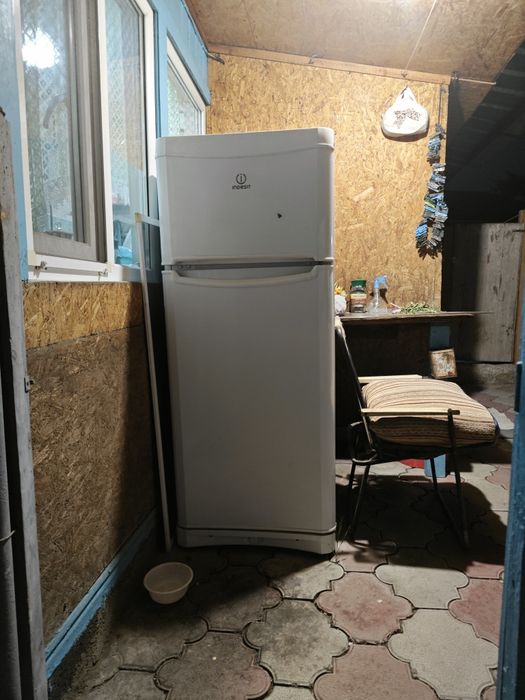Продам холодильник