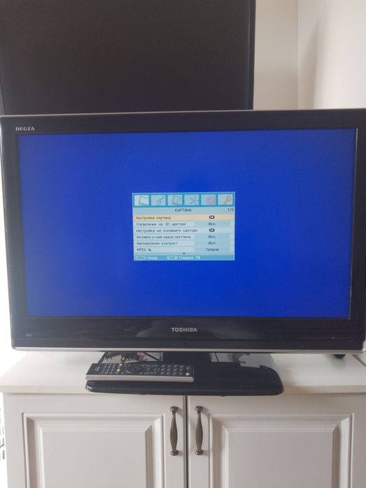 Toshiba Regza 32” LCD телевизор с дистанционно – Работи отлично