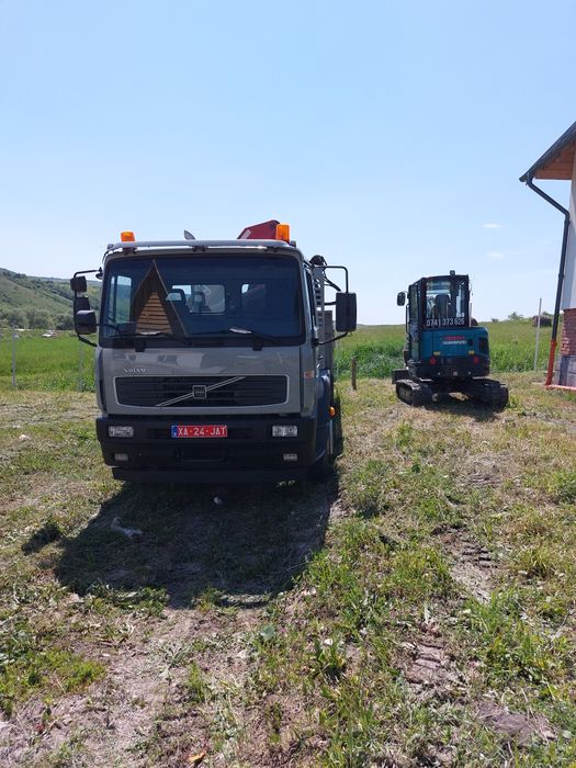 Prestari servicii cu miniexcavator