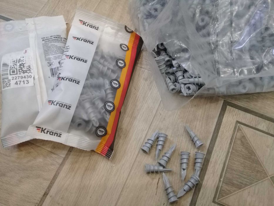 продам шурупы пластиковые