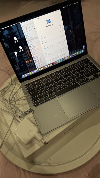 MacBook Air M1 (8/256GB)