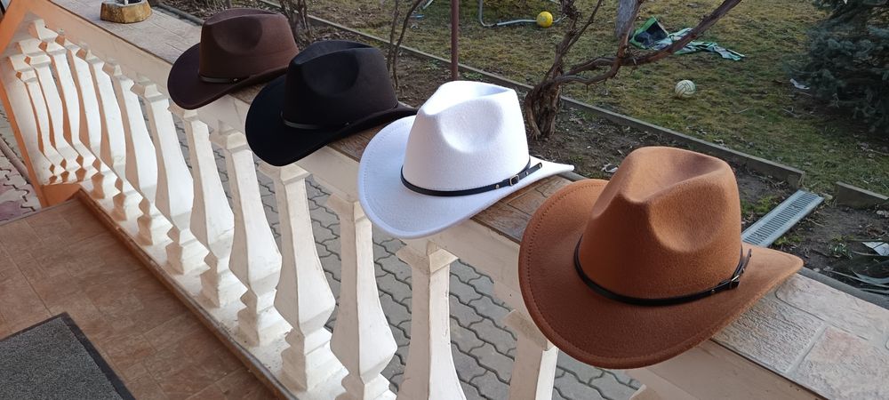 Pălării cowboi noi