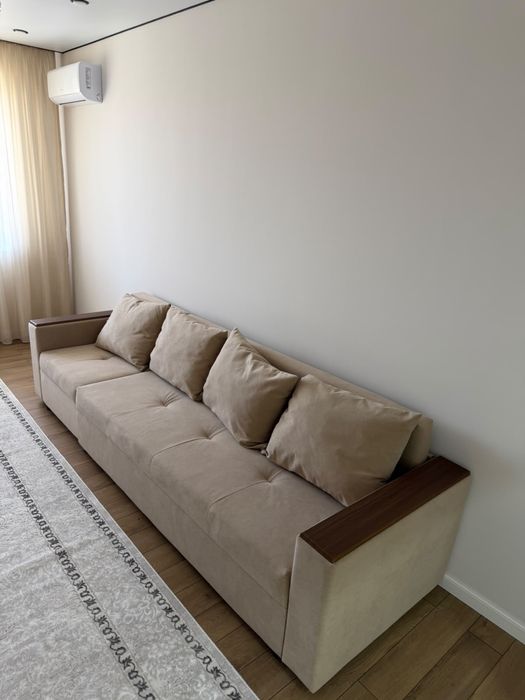 Продам диван новый , размер 300х45см, раскладывается