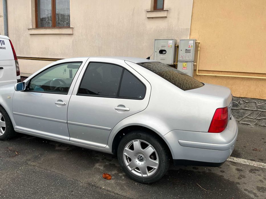 Vand VW Bora 1,6 benzina