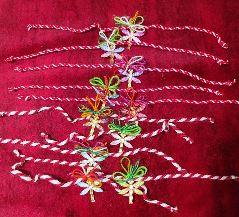 Ръчно изработени мартеници