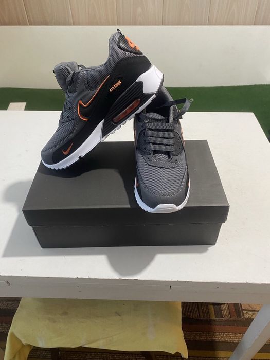 Маратонки пума New Balance Nike Adidas