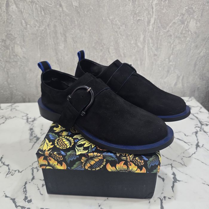 Одежда и обувь на все времена года .