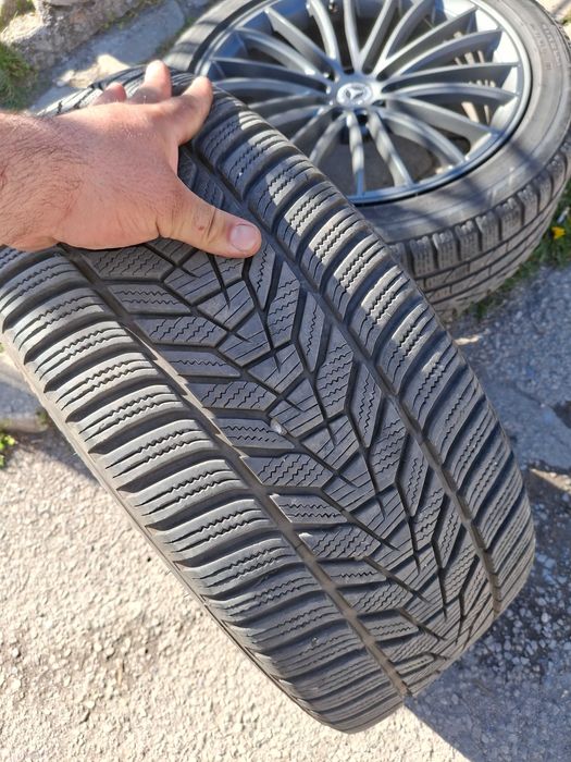 Запазени зимни гуми поне два сезона ще искарат ощте 235.45.r18