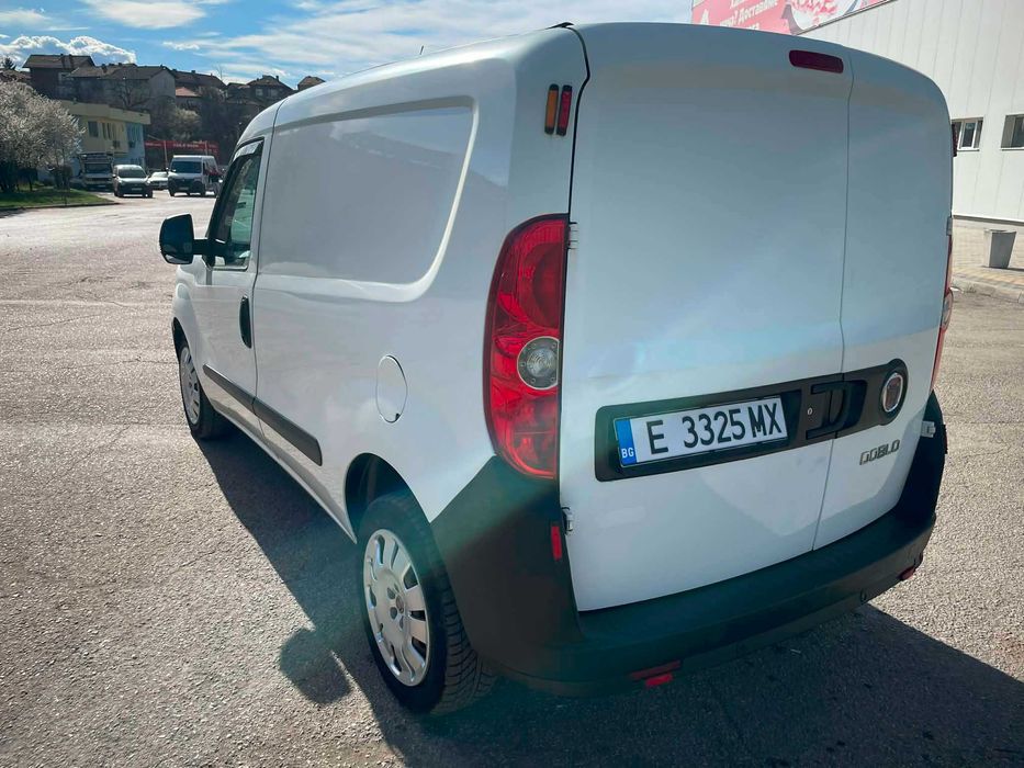 FIAT DOBLO - 2012г Бензин - Метан