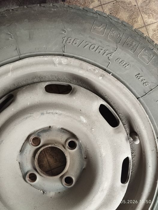 Продам 1 шину с диском