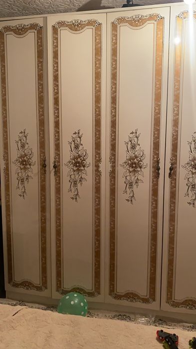 Спальный гарнитур