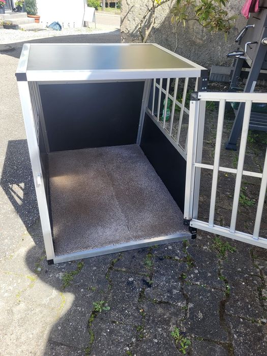 Cușcă transport animale pentru portbagaj auto din aluminiu