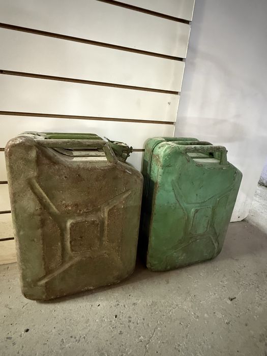 Канистр для бензина