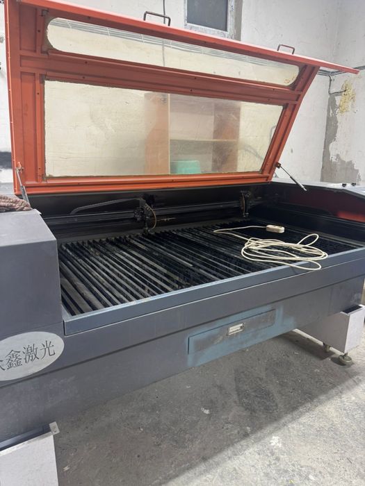 Лазерный  двухголовочный станок !