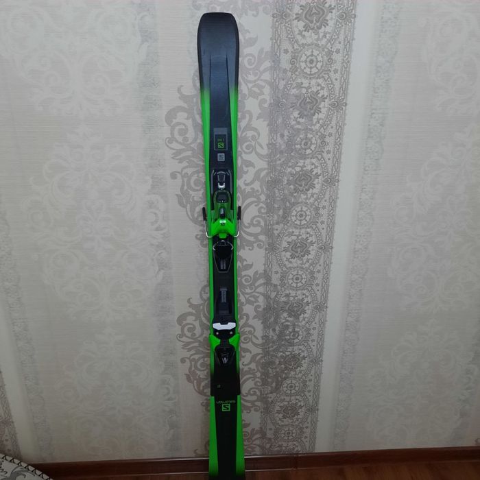 Продаются лыжи и палки!