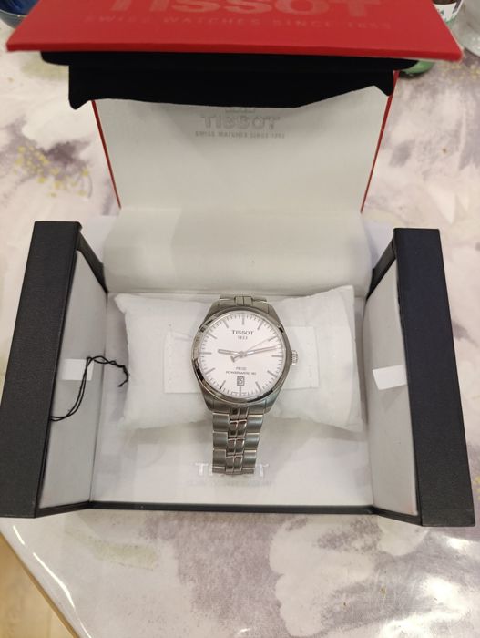 Продам часы Tissot