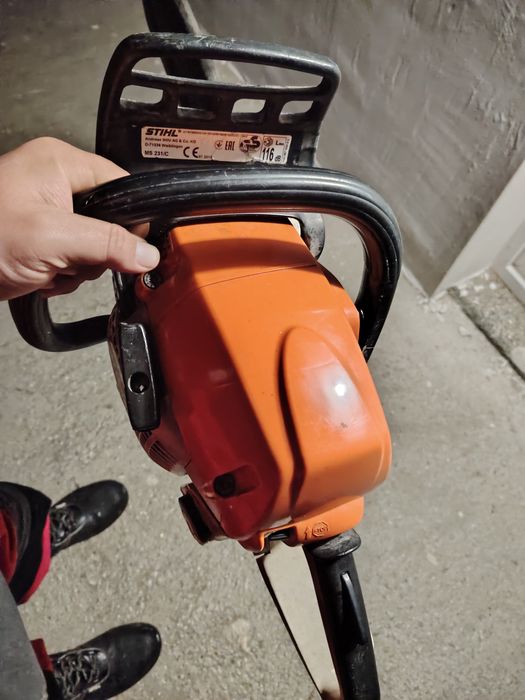 Продавам  машинка за дърва stihl