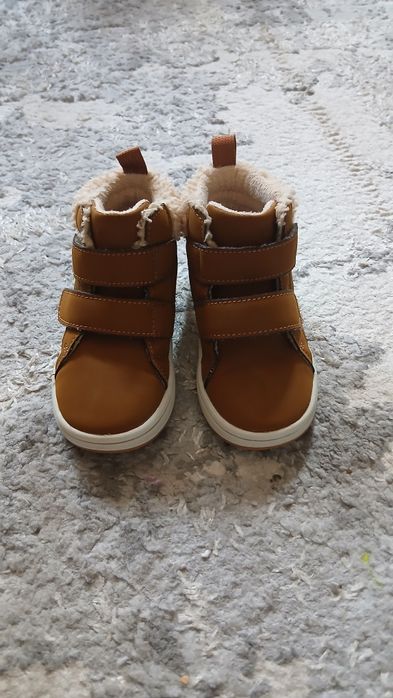 Продается ботинка для мальчиков