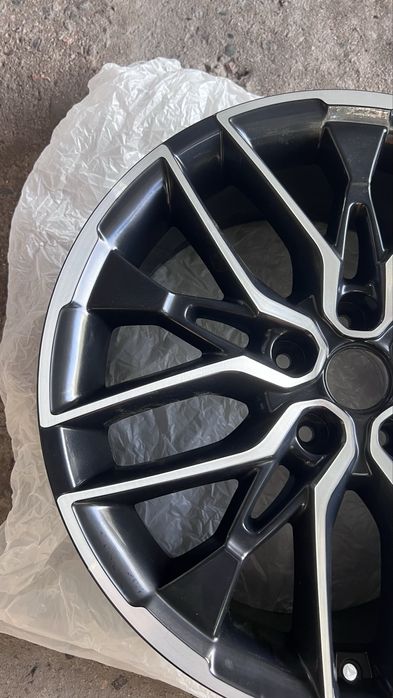 Продам диск от kia k5 1 шт.