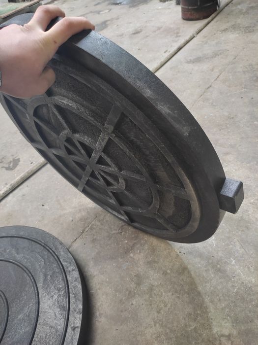 Люка Полимерпесчаные