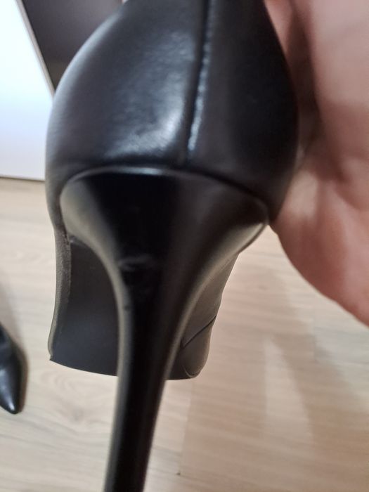 Елегантни обувки-ест кожа