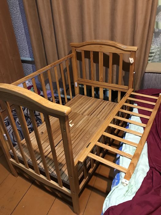 Детская кроватка с матрасом