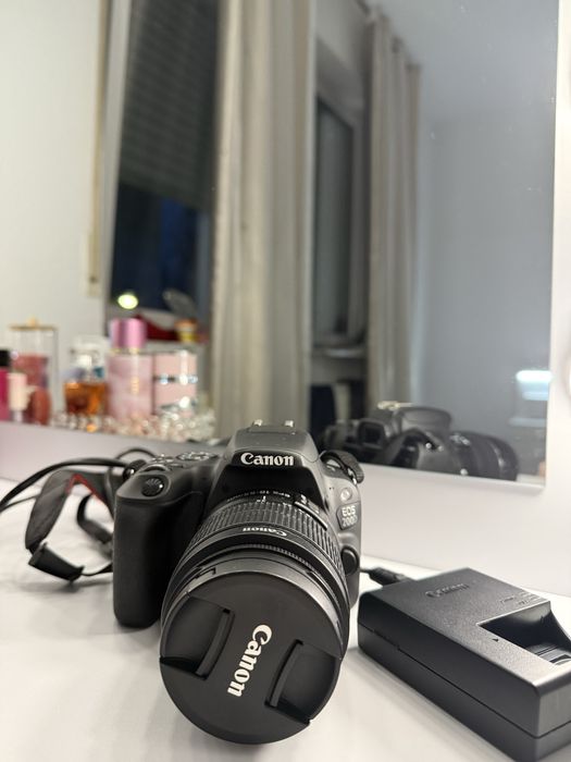 Aparat Canon folosit cu grija in perfecta stare