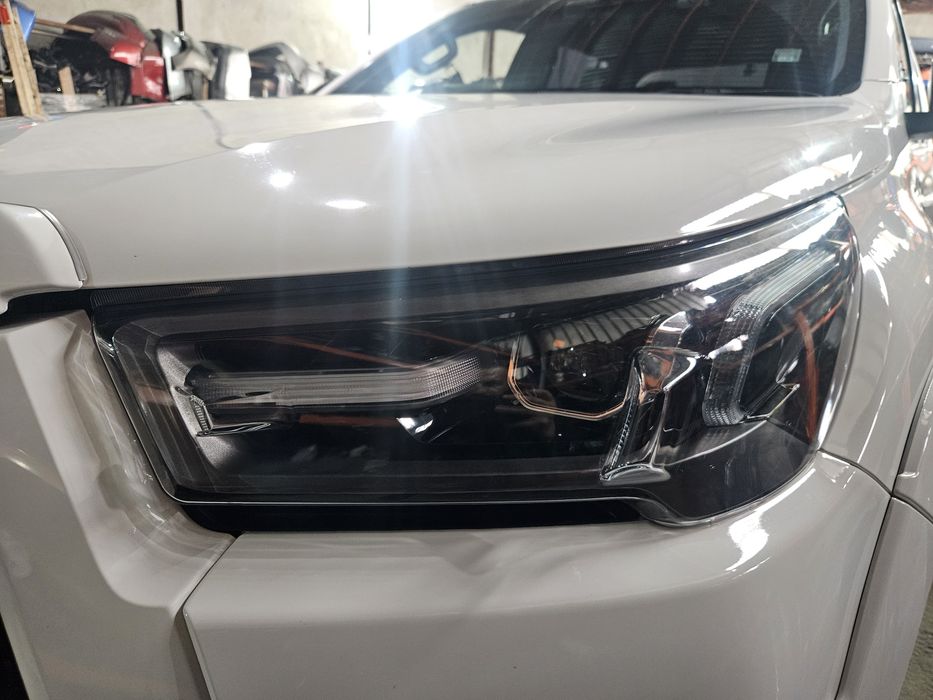 Ляв/десен фар за Toyota Hilux 2022г