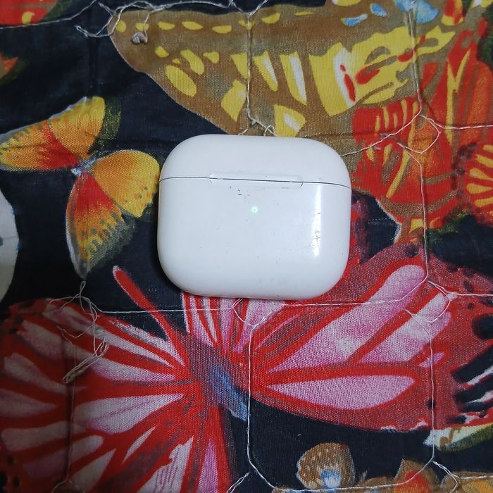 Orginal AirPods.