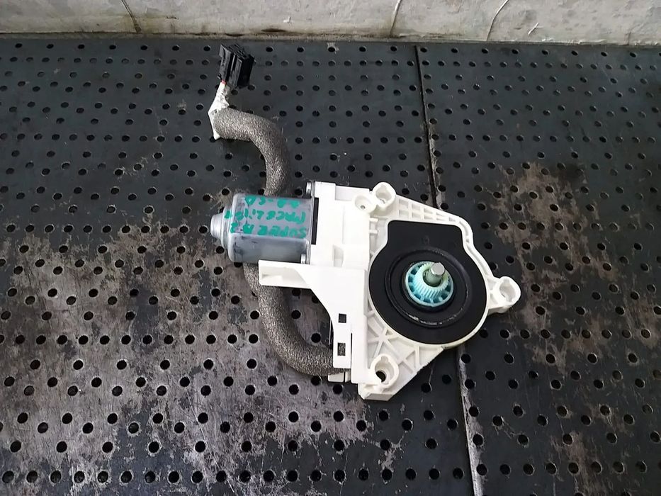Motoras macara dreapta spate skoda superb 2 3t facelift 8k0959812a 919813201