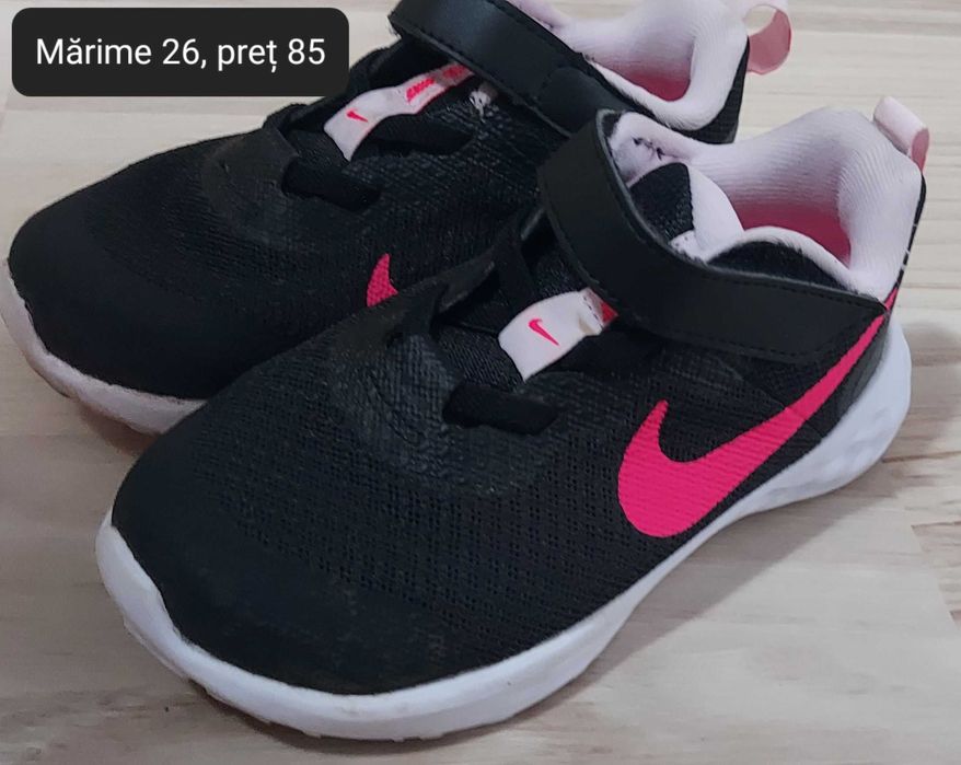 Adidasi nike marime 26