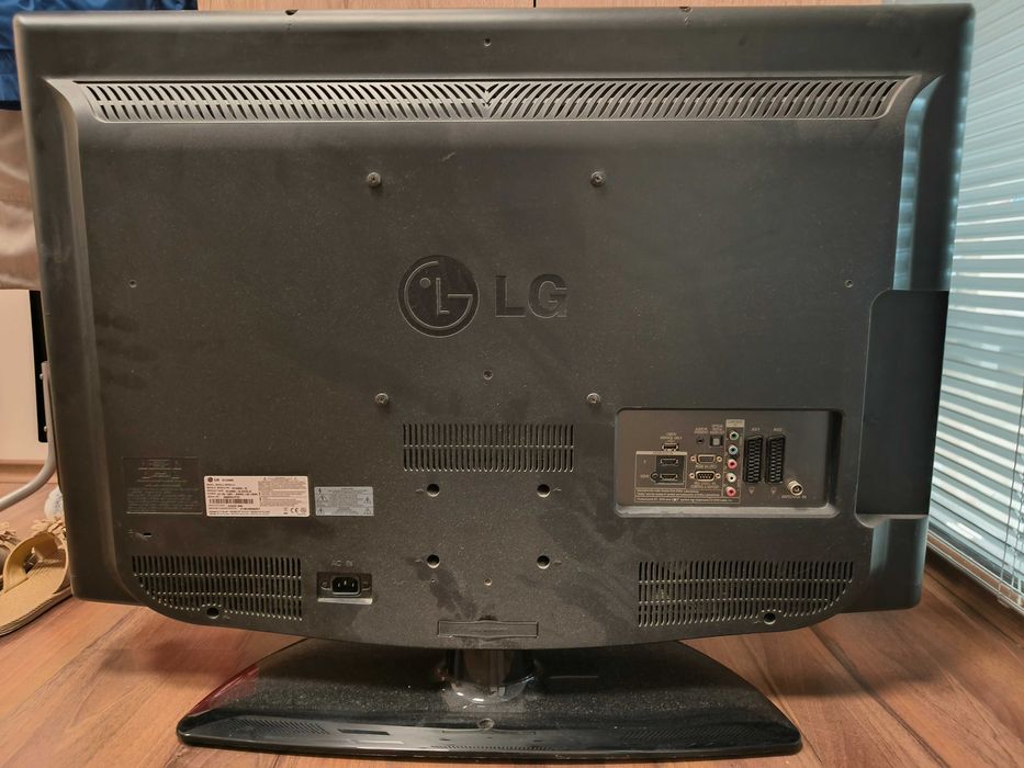 Телевизор LG 37"