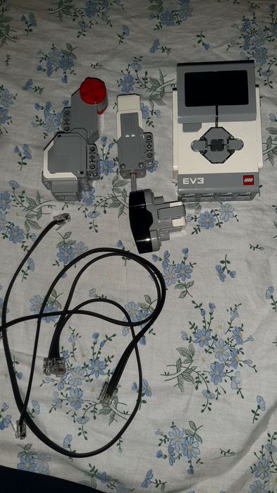 Set Lego Mindstorms EV3 cu consola