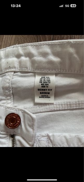 Blugi de la H%M fete