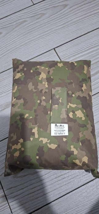 Pelerina  de ploaie mărimea 50 ||