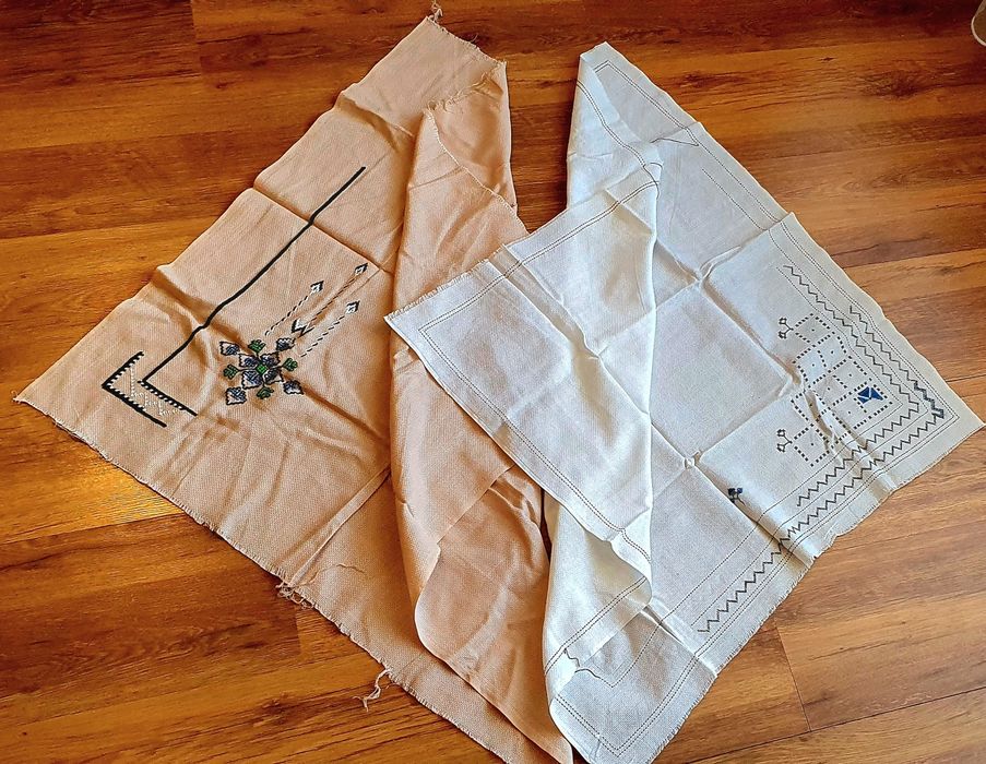 Разни платове,  парчета, ципове, копчета, дантела и недовършени карета