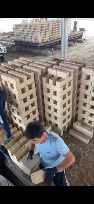 Sfatli pishgan gisht bor