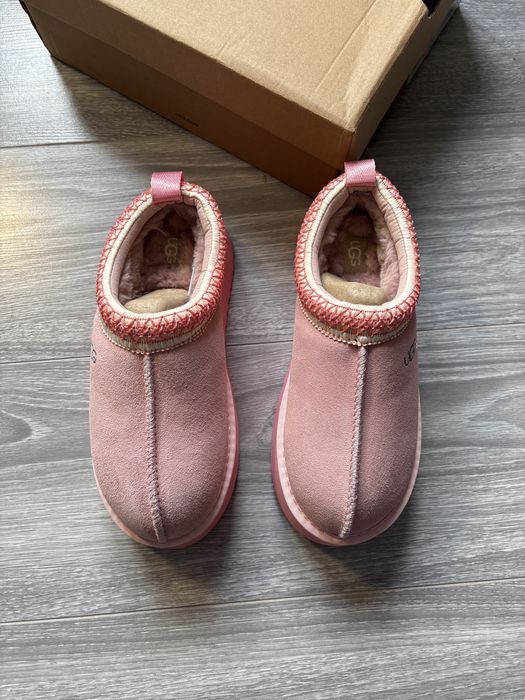 Ugg tazz roz cu platforma inalta