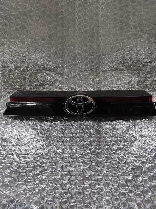 декоративна маска заден капак за Toyota Yaris Cross 2025г