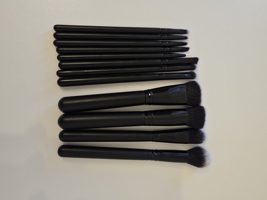 Set pensule machiaj profesional