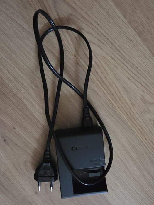 Фотоапарат CANON 750 D