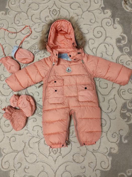 Продам комбинезоны в отличном состоянии.