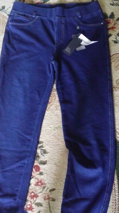 Джинсы джегинсы женские новые размер 31.темносинего цвета