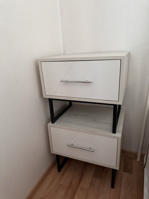 Прикроватные тумбочки