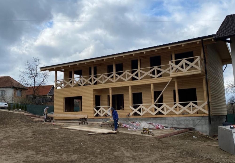 Vand case modulare din lemn