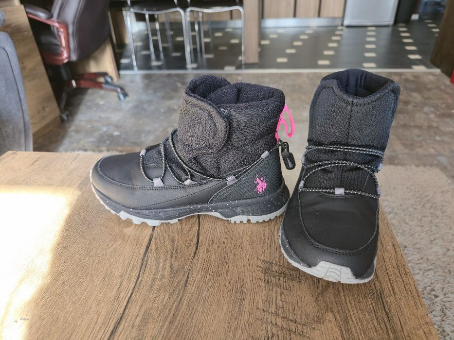 Зимни спортни обувки