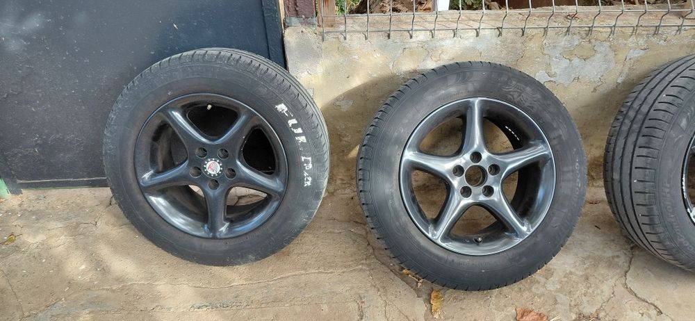 Vand 4 jante  205 60 R15  cu anvelope vara